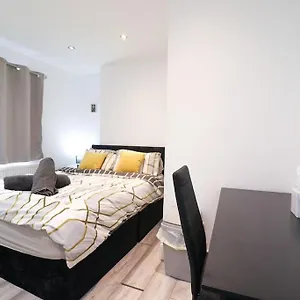 Apartment Den & Short Lets Greenwich - 3 Bed House United Kingdom